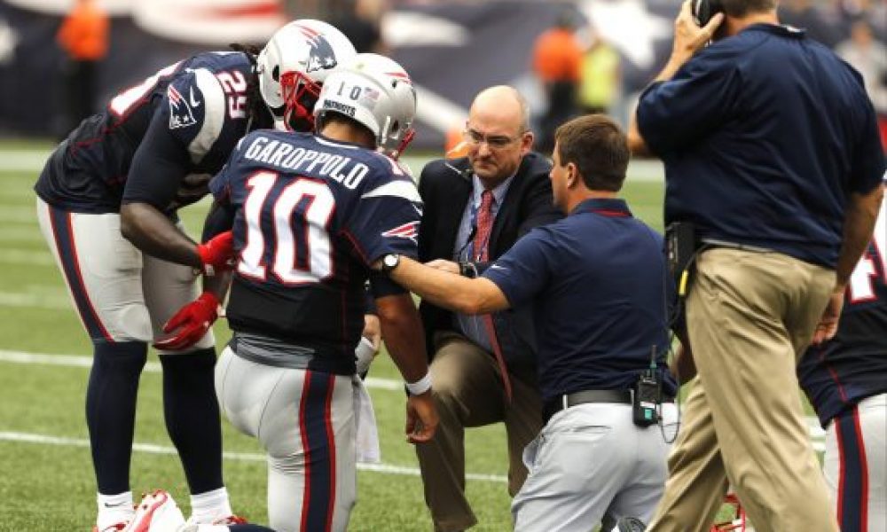 Patriots QB Jimmy Garoppolo Suffers Shoulder Injury In Win Over