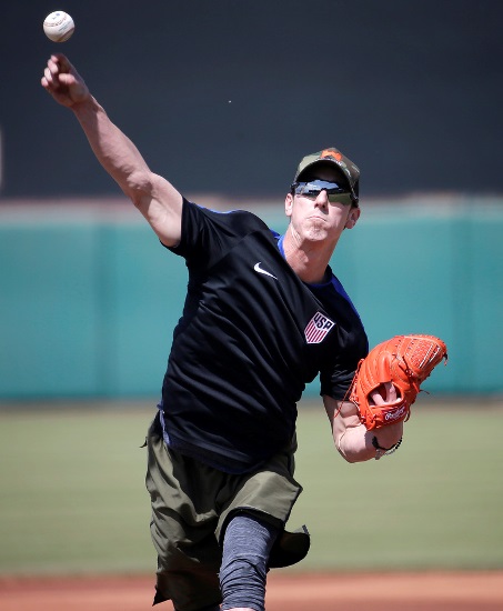 Lincecum to wear No. 44 with Rangers to honor late brother