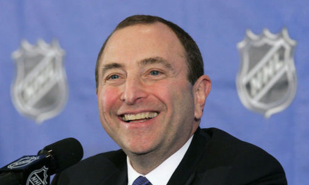 Gary Bettman says only 4 NHL players remain unvaccinated