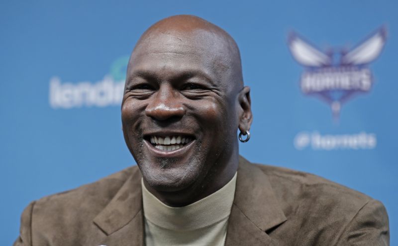 Michael Jordan sells portoin of Hornets to pair of investors