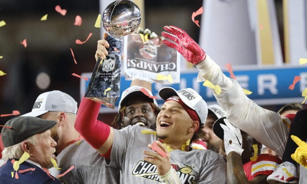 Kansas City Chiefs, Patrick Mahomes lift Lombardi Trophy following