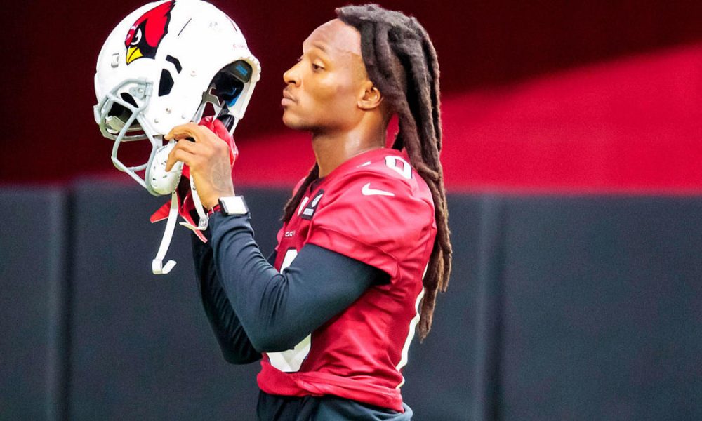 What Pros Wear: DeAndre Hopkins' New Era Sideline Road 39THIRTY