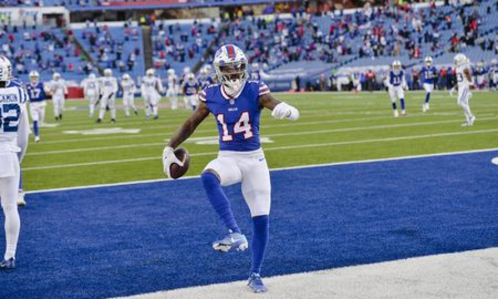 Bills' Stefon Diggs jets out of locker room after Bengals loss